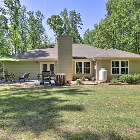 Idyllic Eatonton House With Patio And Lake Access!!